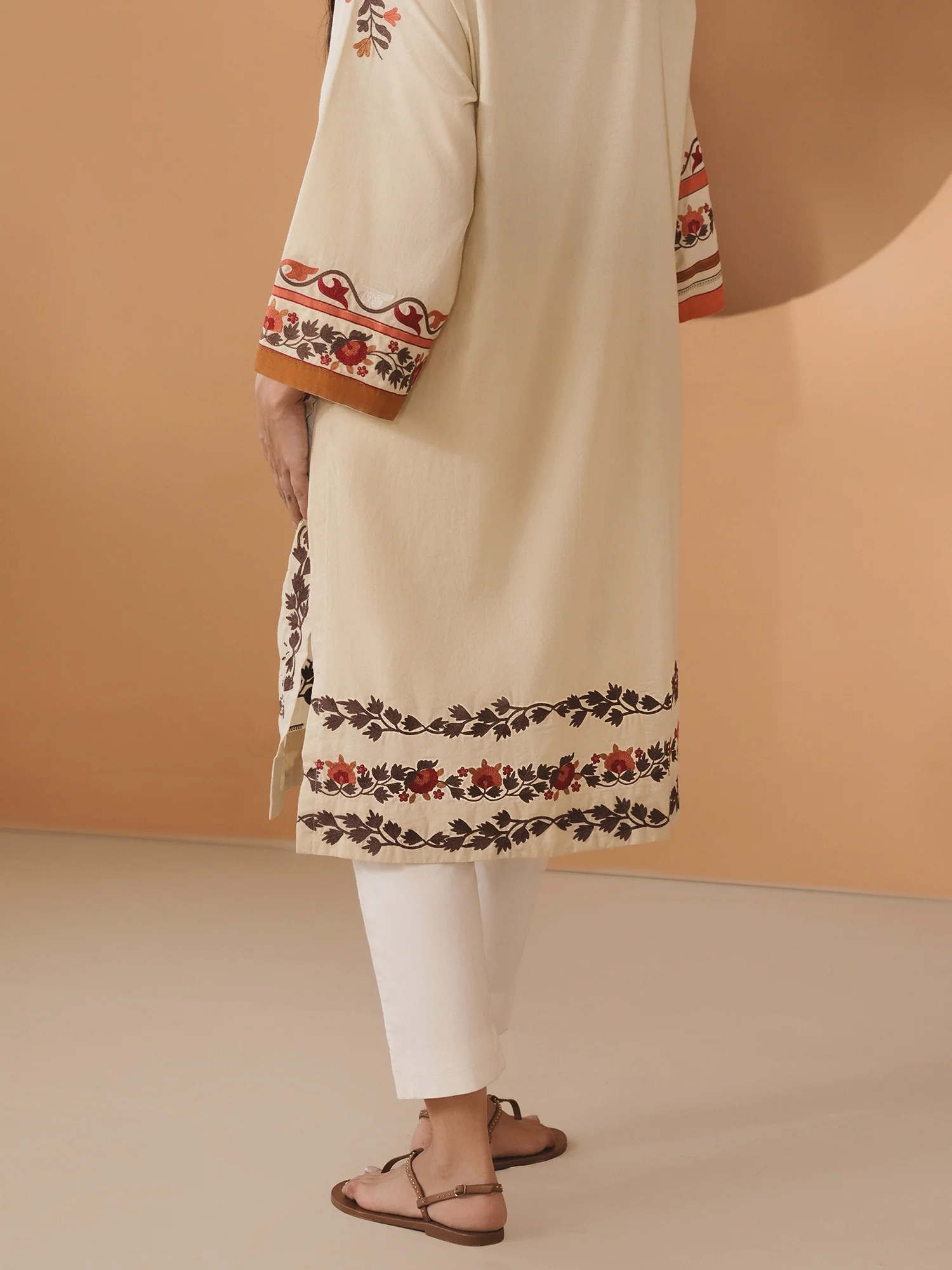 AMALYA - Image 4